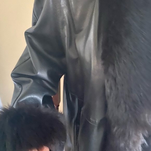 Too big and I don’t wear fur or leather anymore - Picture 2 of 2